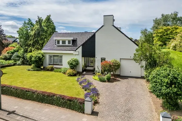 Vrijstaande woning te koop: Kerkeveldlaan 15, Kern Maasniel Roermond