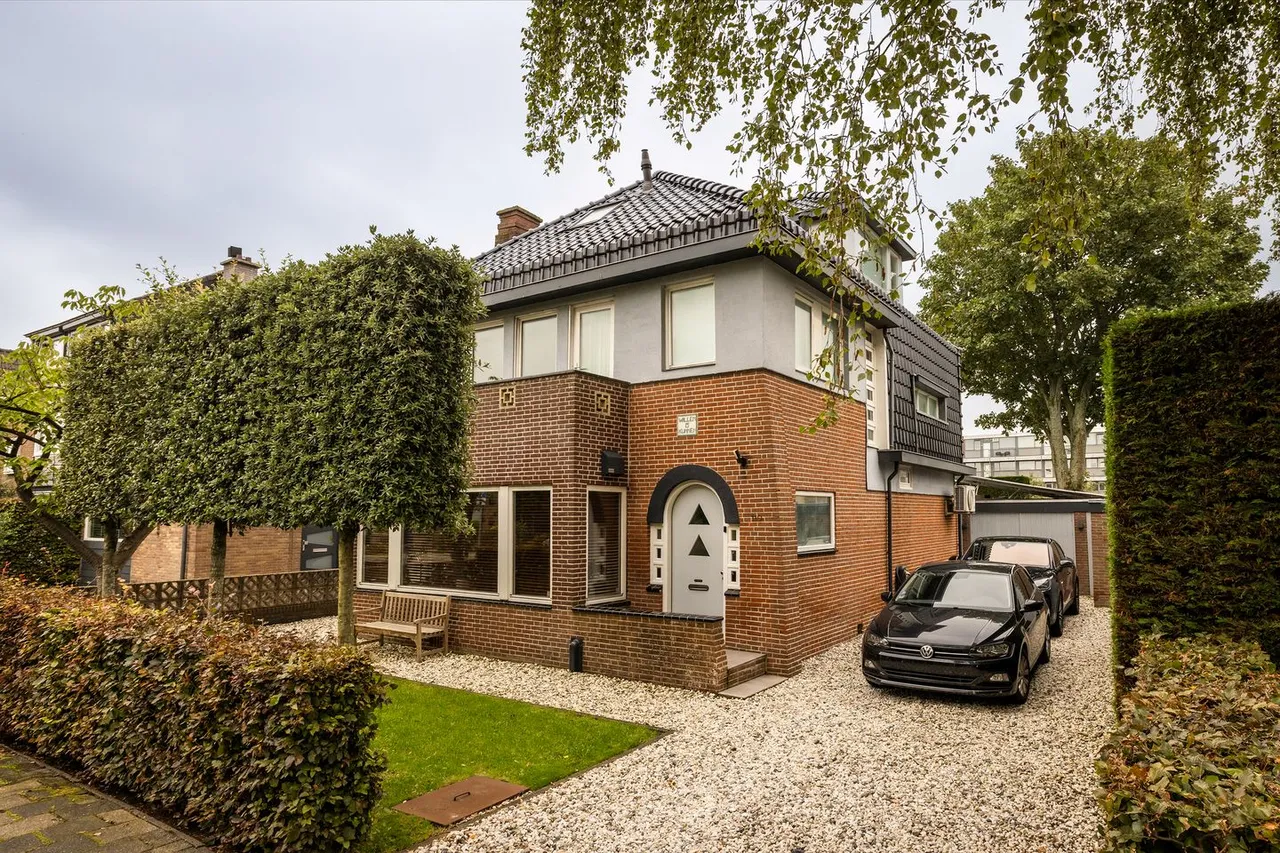 Tussenwoning te koop: Kerkhoflaan 110, Zwanenburg