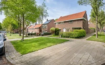 Twee-onder-één-kap te koop: Kerkhoflaan 25, Geleen