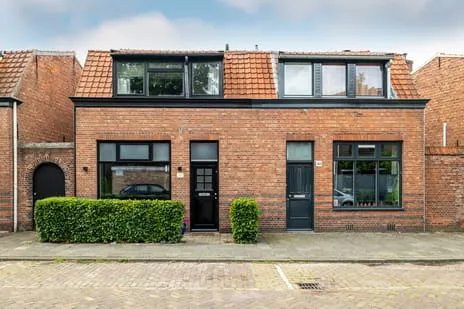 Twee-onder-één-kap te koop: Kerkhofweg 42, Ginneken Breda