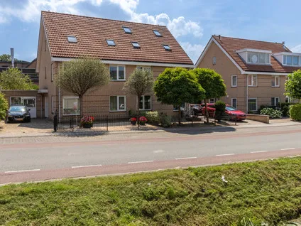 Hoekwoning te koop: Kerklaan 2, Leimuiden