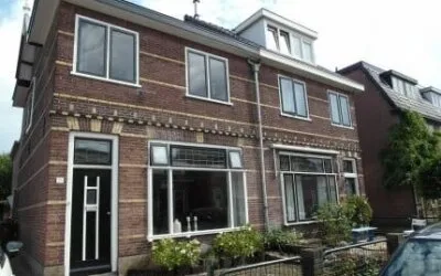 Twee-onder-één-kap te koop: Kerklaan 21, Sint Vitusbuurt Hilversum
