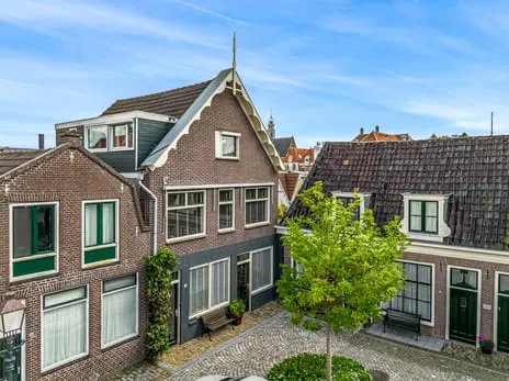 Hoekwoning te koop: Kerkplein 13, Binnenstad - Buurt 10 01 Hoorn