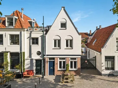 Hoekwoning te koop: Kerkplein 29, Binnenstad - Buurt 10 02 Hoorn
