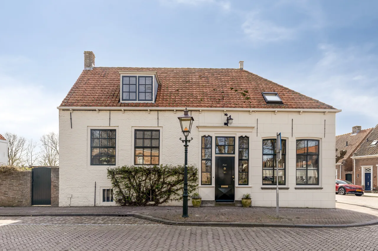 Twee-onder-één-kap te koop: Kerkplein 30, Biggekerke