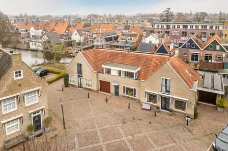 Tussenwoning te koop: Kerkplein 32, Kern Moordrecht Moordrecht
