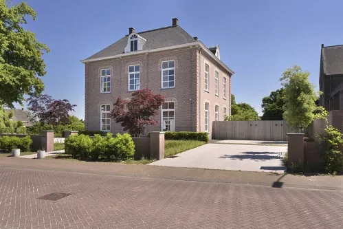 Woning te koop: Kerkplein 5, Beugen