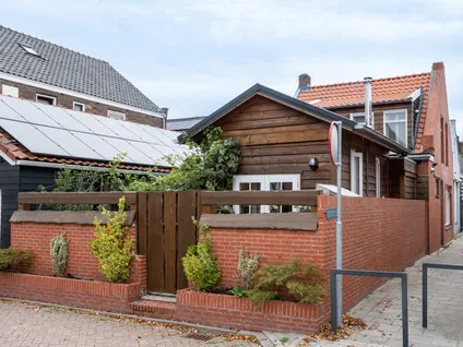 Hoekwoning te koop: Kerksteeg 4, Stellendam centrum Stellendam