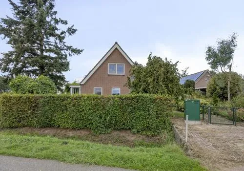 Vrijstaande woning te koop: Kerkstraat 1, Elst