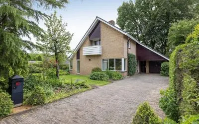Vrijstaande woning te koop: Kerkstraat 112, Reutum kern Reutum