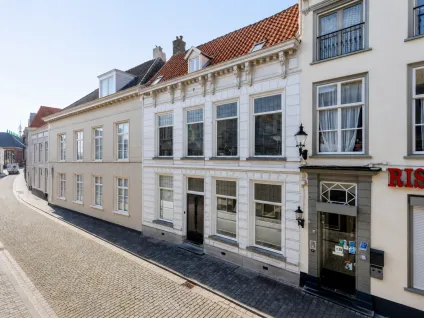 Tussenwoning te koop: Kerkstraat 12, Centrum Bergen Op Zoom