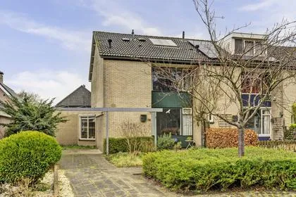 Hoekwoning te koop: Kerkstraat 16, Renswoude Renswoude