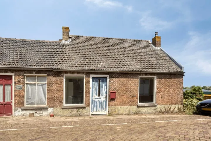 Twee-onder-één-kap te koop: Kerkstraat 18, Die Swaluw Lage Zwaluwe