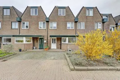 Tussenwoning te koop: Kerkstraat 21, Juliandorp Zwijndrecht