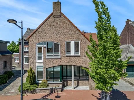 Tussenwoning te koop: Kerkstraat 23A, Born Born