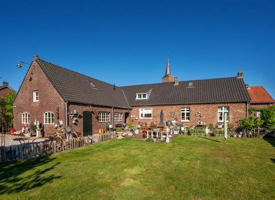 Vrijstaande woning te koop: Kerkstraat 24, Broekhuizenvorst