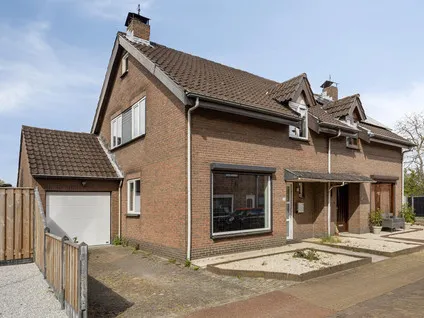 Twee-onder-één-kap te koop: Kerkstraat 26, Goukensberg Clinge