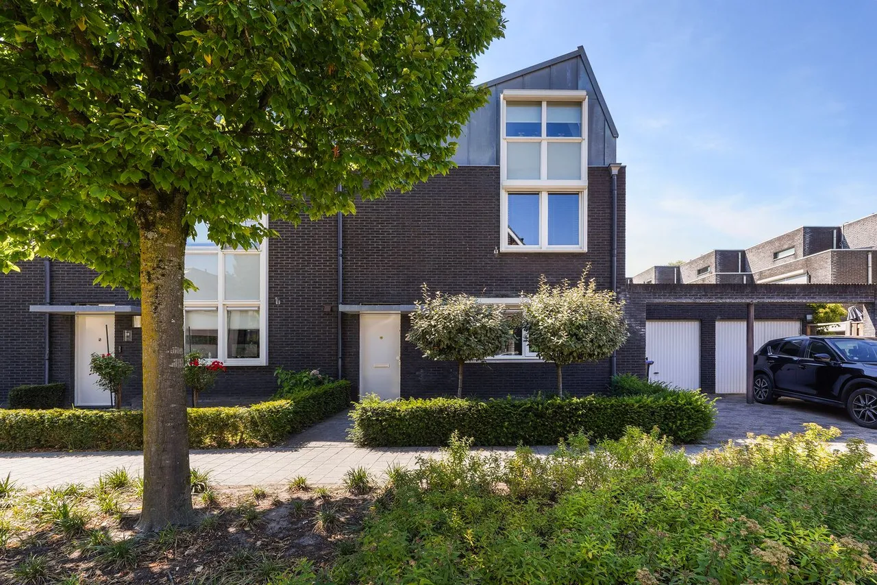 Hoekwoning te koop: Kerkstraat 26, Waalwijk