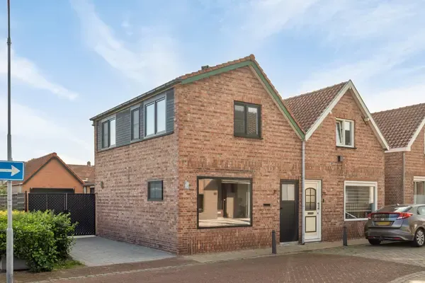Twee-onder-één-kap te koop: Kerkstraat 27, Clinge