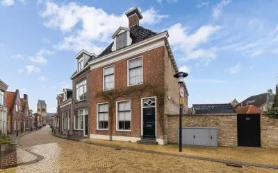 Hoekwoning te koop: Kerkstraat 3, Bolsward binnen De Wallen Bolsward
