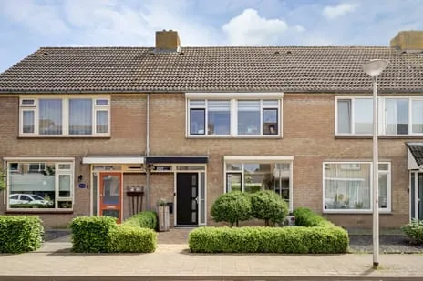 Tussenwoning te koop: Kerkstraat 3, Hei- en Boeicop kern Hei- En Boeicop