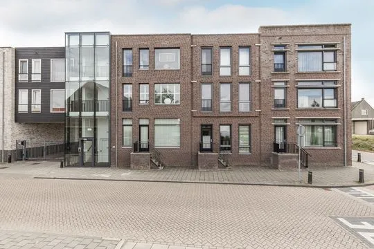 Appartement te koop: Kerkstraat 31, Klaaswaal