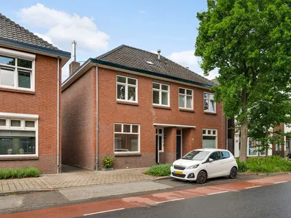 Twee-onder-één-kap te koop: Kerkstraat 32, Weert