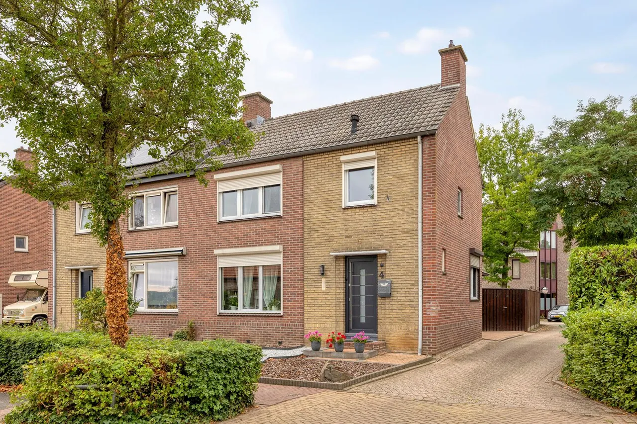 Twee-onder-één-kap te koop: Kerkstraat 4, Grubbenvorst