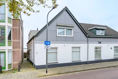 Twee-onder-één-kap te koop: Kerkstraat 40, Dieren-Zuid beneden spoorlijn Dieren