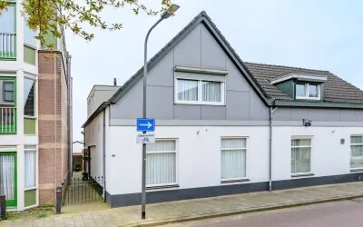 Twee-onder-één-kap te koop: Kerkstraat 40, Dieren-Zuid beneden spoorlijn Dieren
