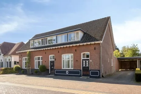 Twee-onder-één-kap te koop: Kerkstraat 46, Beek Beek En Donk