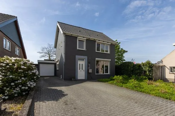 Vrijstaande woning te koop: Kerkstraat 56, Ossendrecht Ossendrecht