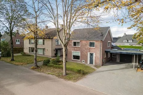Twee-onder-één-kap te koop: Kerkstraat 6, Hooge Mierde Hooge Mierde