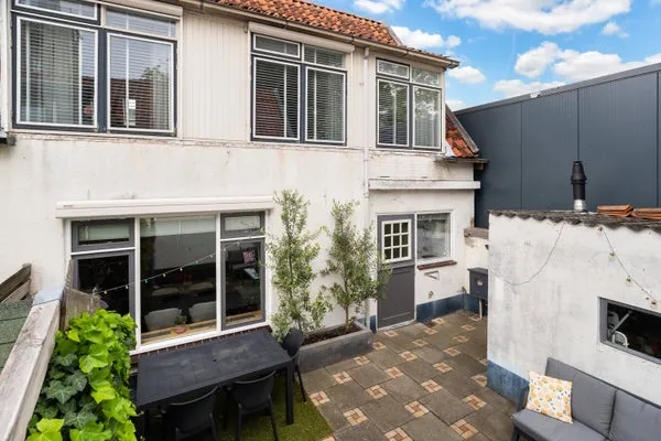 Tussenwoning te koop: Kerkstraat 7A, Numansdorp Woonkern Numansdorp