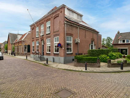 Appartement te koop: Kerkstraat 9, Almkerk oost Almkerk
