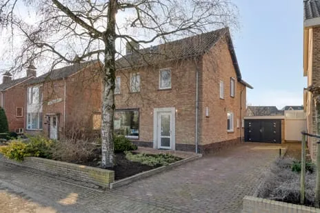 Vrijstaande woning te koop: Kerkstraat-zuid 35, Oeffelt Centrum Oeffelt