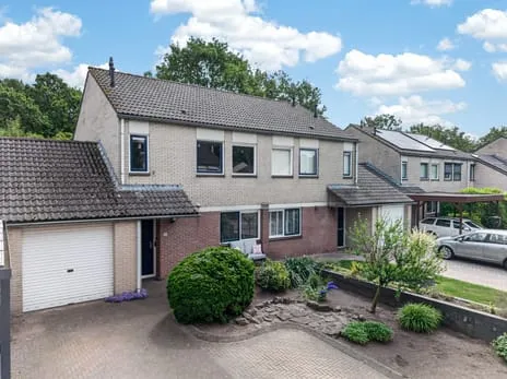 Tussenwoning te koop: Kerkuil 35, Rietlanden Emmen