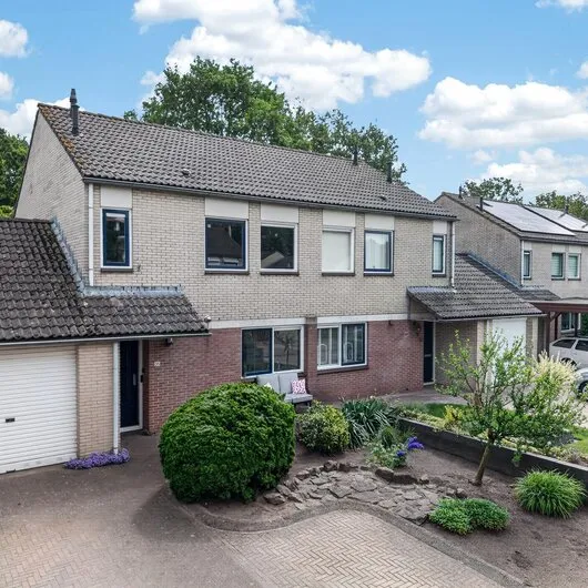 Terraced house for sale: Kerkuil 35, Rietlanden Emmen