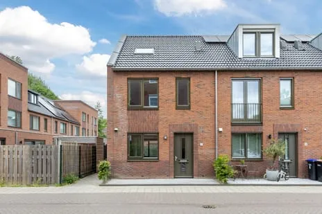Corner house for sale: Kerkven 2, Vennenbuurt Zaandam