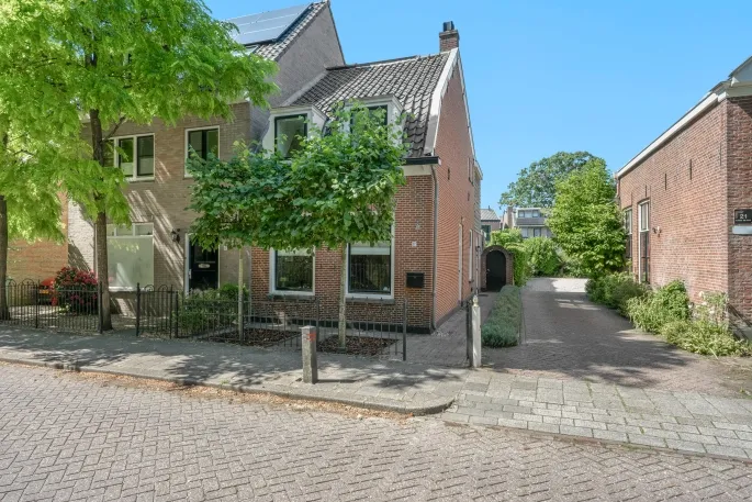 Twee-onder-één-kap te koop: Kerkweg 17, Centrumschil-Zuid Zeist