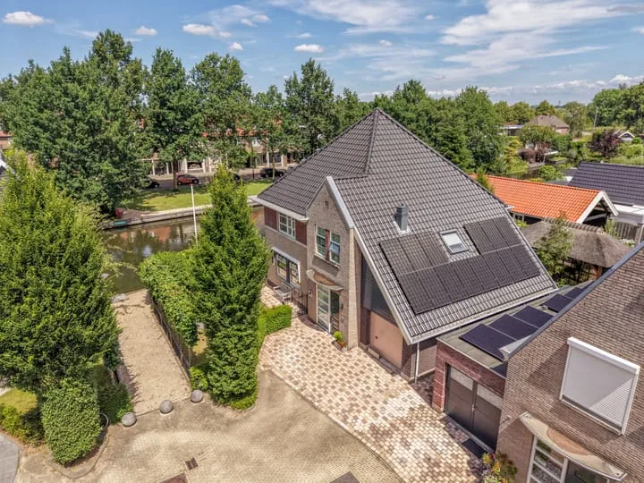 Vrijstaande woning te koop: Kerkweg 48, Wielwijk-noord Hardinxveld-Giessendam