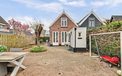 Twee-onder-één-kap te koop: Kerkweg 5, Driebruggen Kern Driebruggen