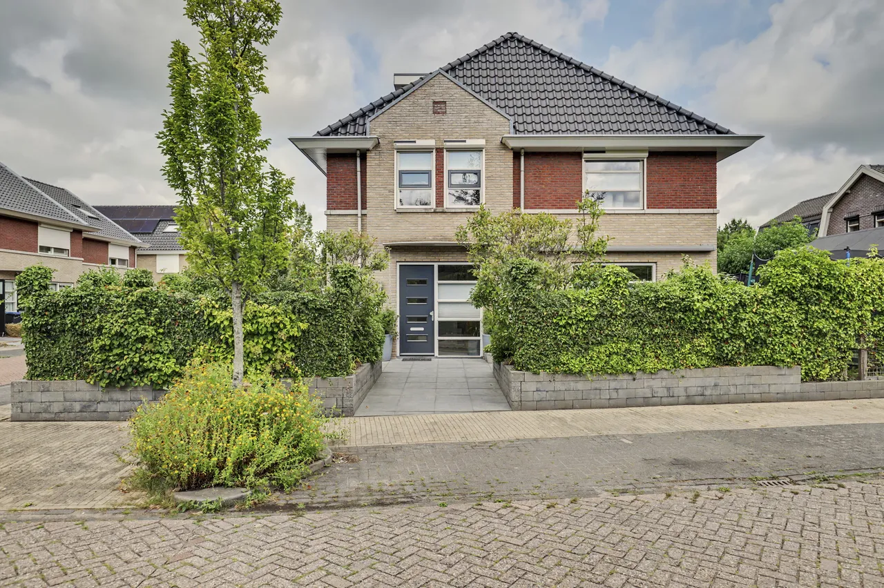 Hoekwoning te koop: Kerkweg 50A, Hardinxveld-Giessendam
