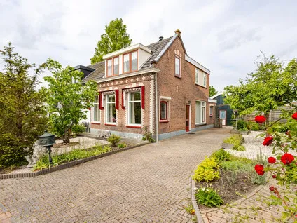 Twee-onder-één-kap te koop: Kerkweg 68, Wielwijk-noord Hardinxveld-Giessendam