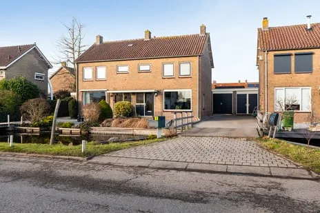 Twee-onder-één-kap te koop: Kerkweg 7, Kockengen Dorp Kockengen