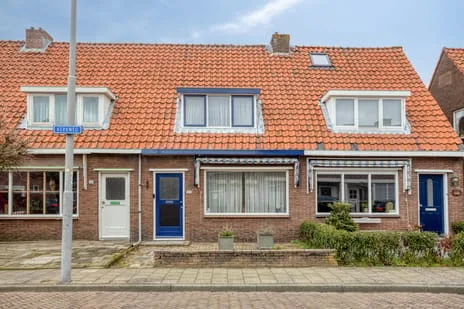 Tussenwoning te koop: Kerkweg 98, Onderwijzersbuurt Heemskerk