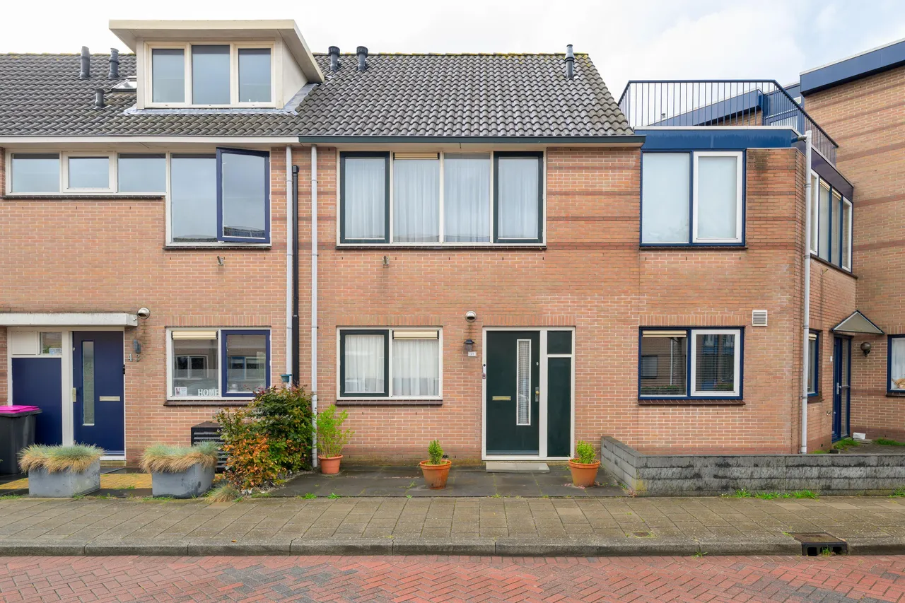 Tussenwoning te koop: Kerkweide 45, Leidschendam