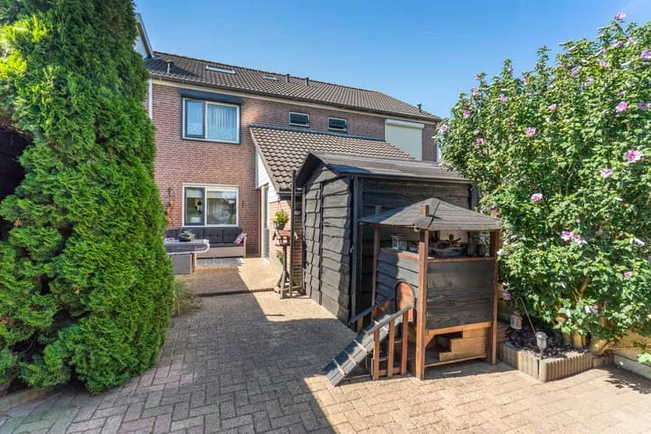 Tussenwoning te koop: Kersenbongerd 10, Kom Dodewaard met Hien Dodewaard