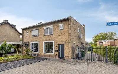 Twee-onder-één-kap te koop: Kersenlaan 1, Bunde Bunde