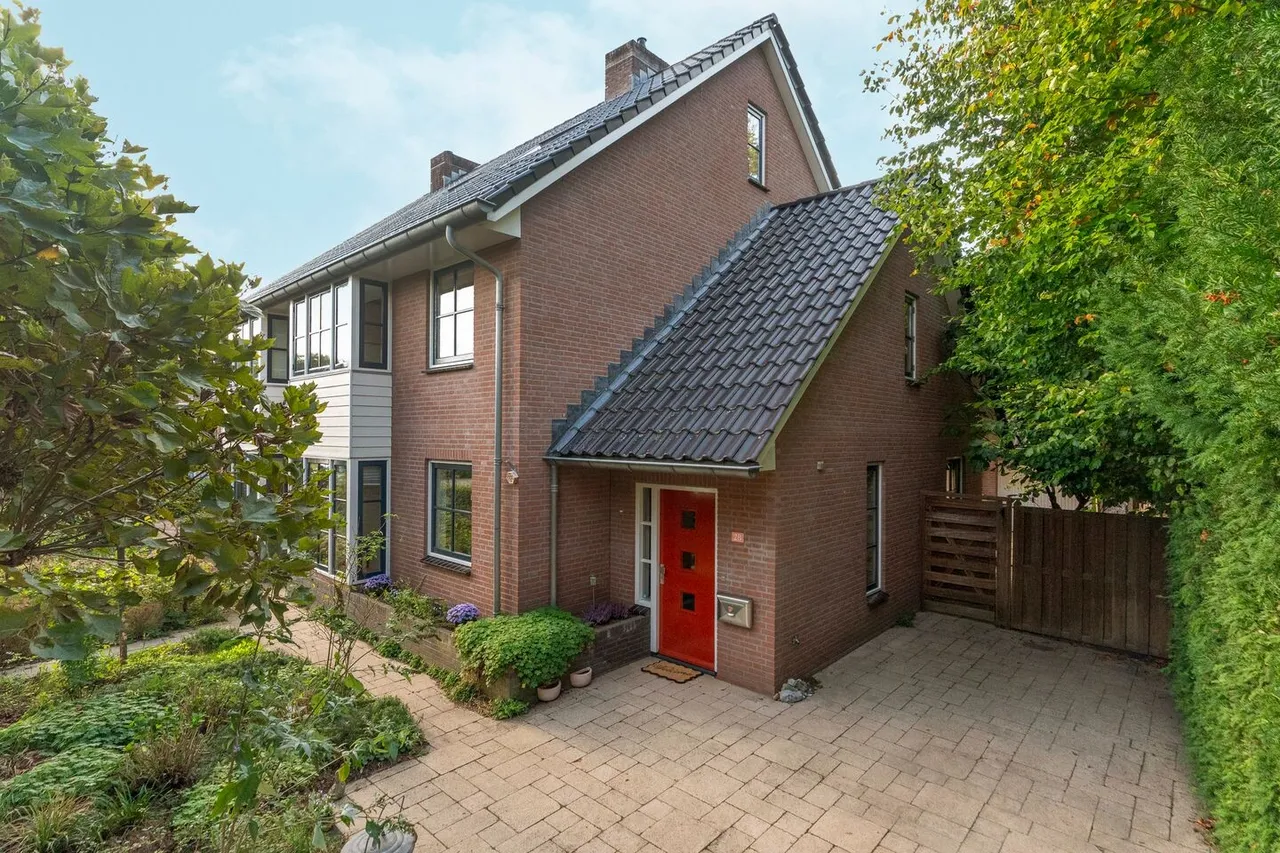 Twee-onder-één-kap te koop: Kerstendalseweg 2B, Berg En Dal